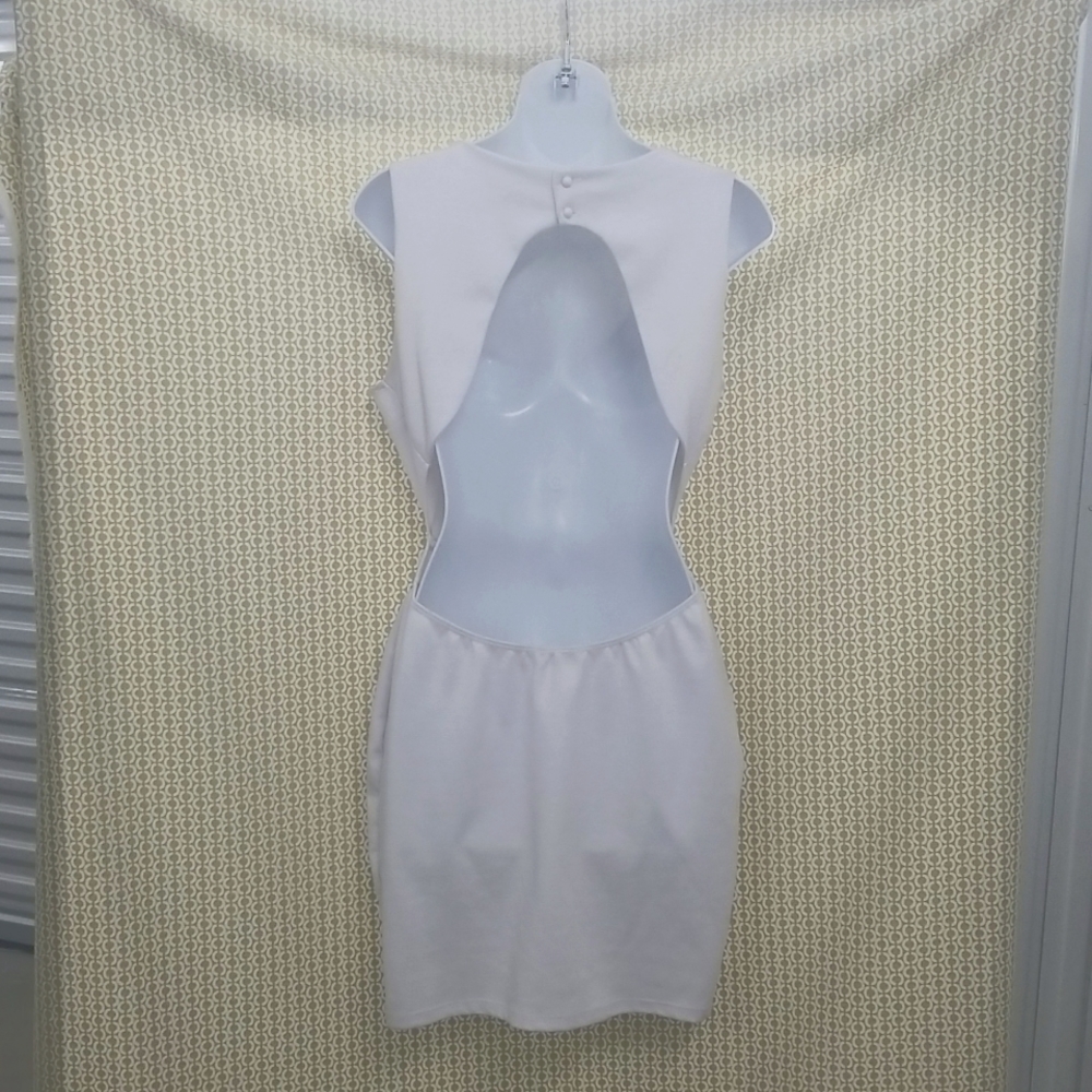 White Body Central Back Cutout dress